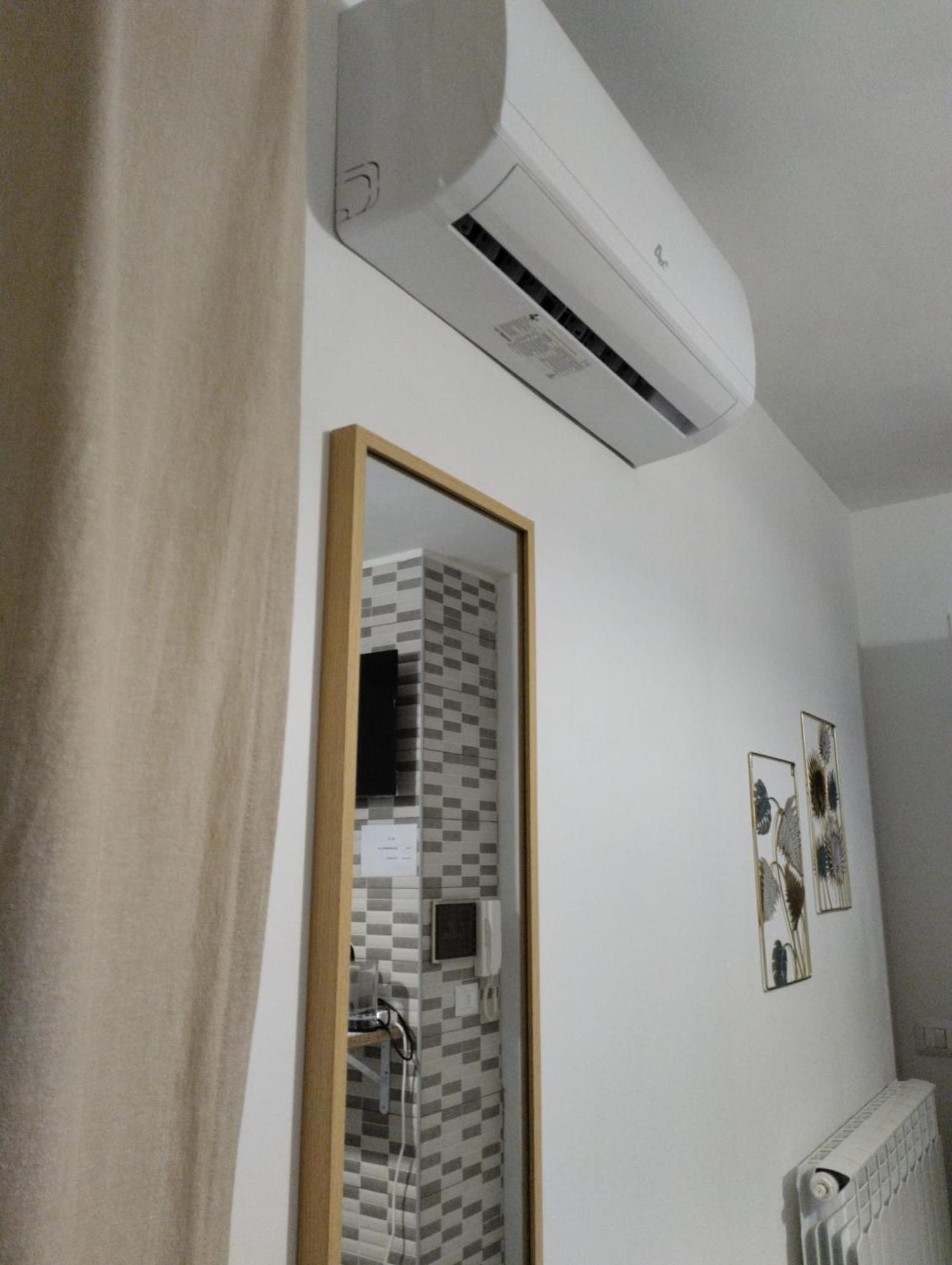 La Pieza Hotel Bari Luaran gambar